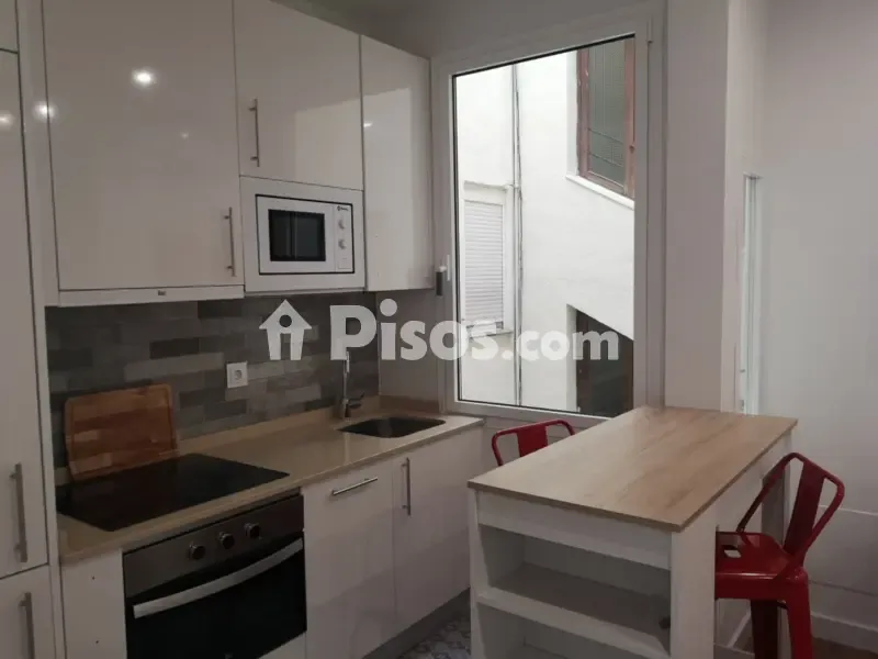 Kitchen - Fully Furnished Flat with Balcony in Chamberí