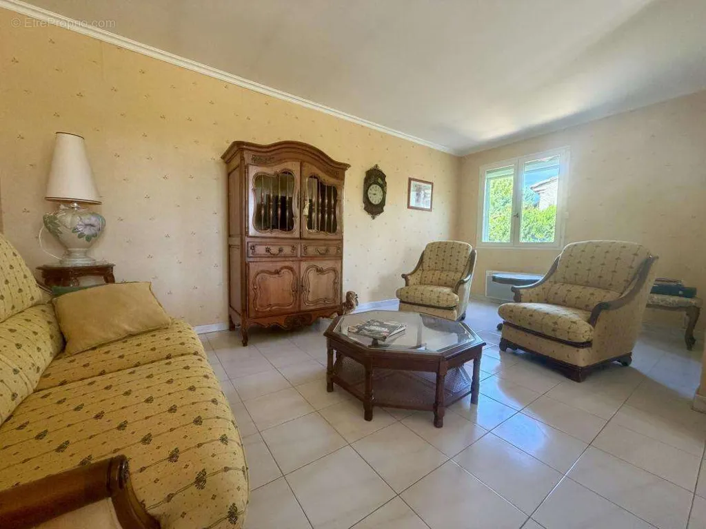 Séjour - Bungalow avec piscine à Pélissanne