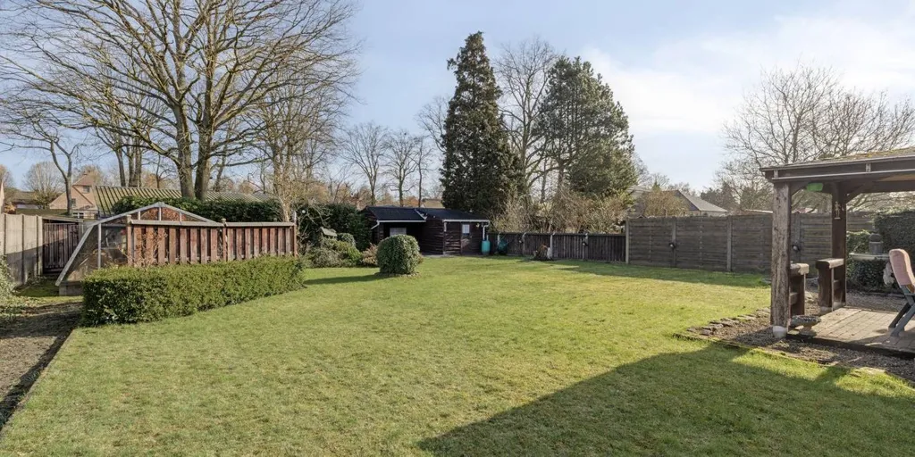 Aed - House with Development Potential in Brasschaat