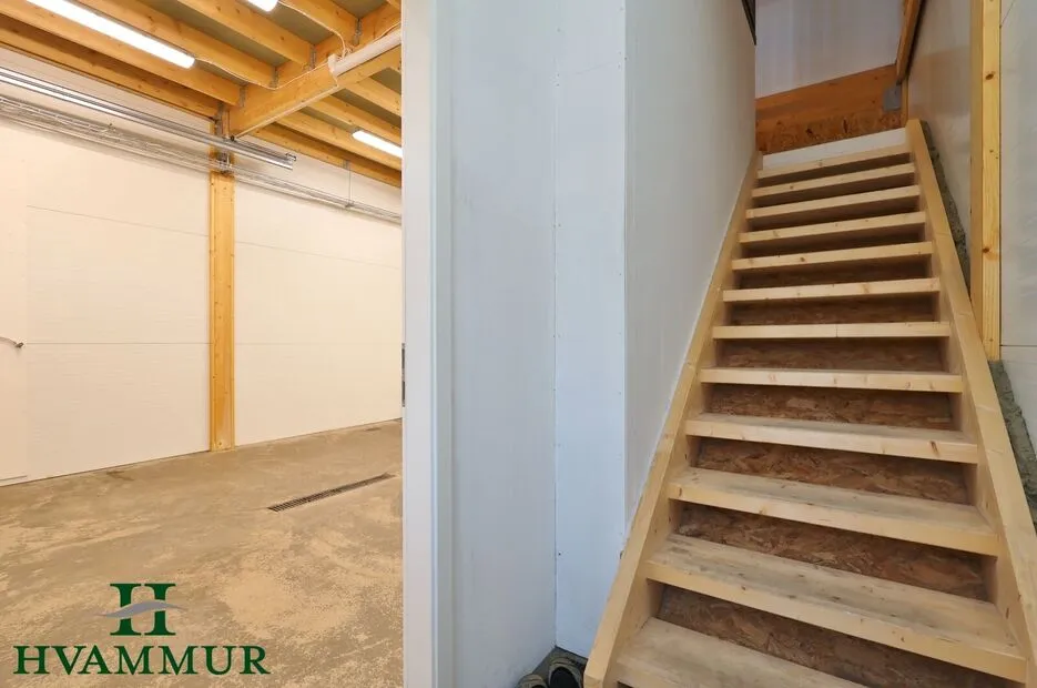 Toad - Modern Storage Unit with Balcony in Akureyri