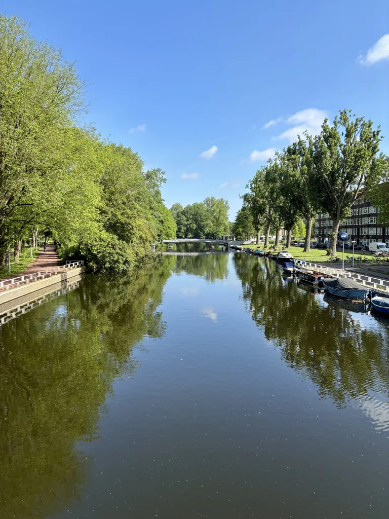3 magamistoaga korter asukohas Amsterdam