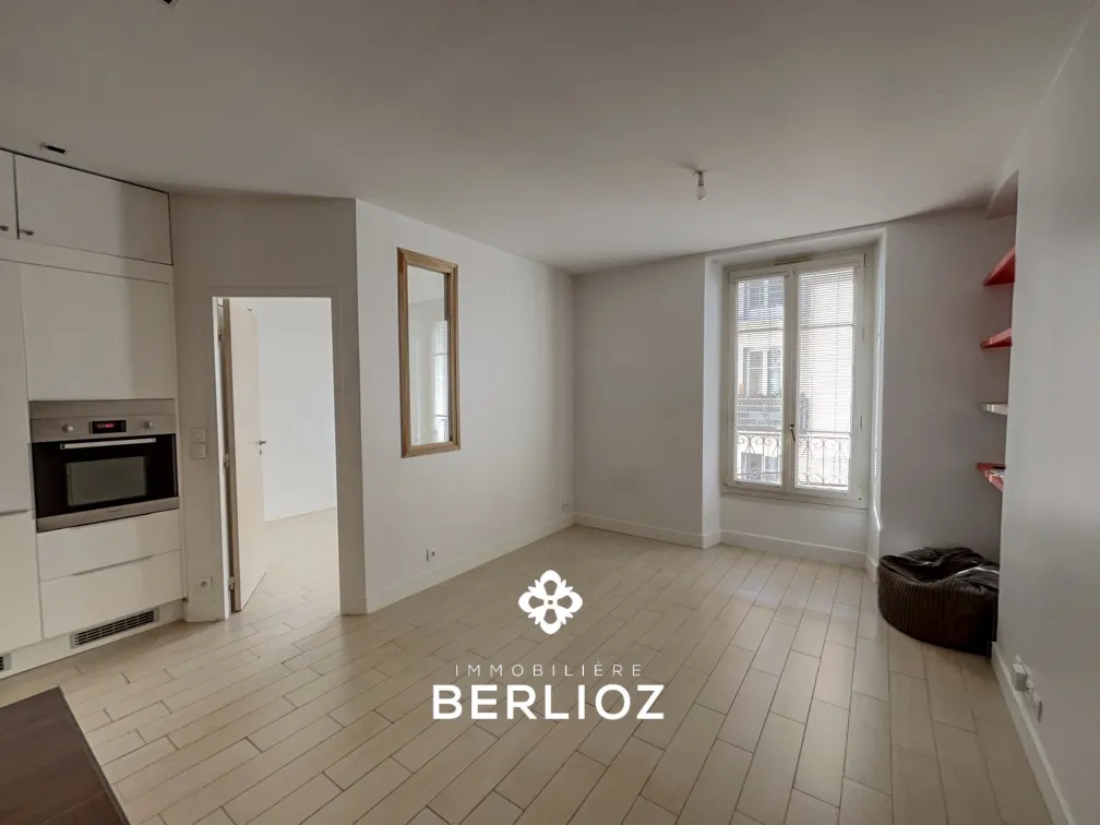 Séjour - Appartement T2 avec Cuisine Américaine à Grenoble