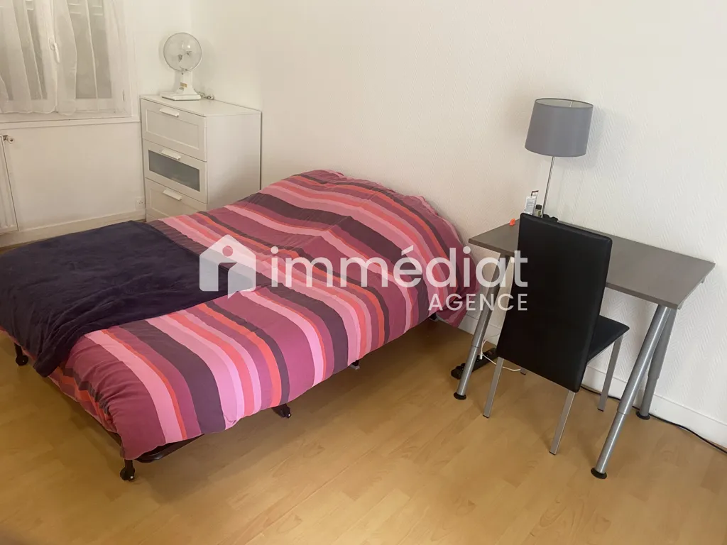 Chambres - Appartement 1 Pièce Proche RER A à Rueil-Malmaison