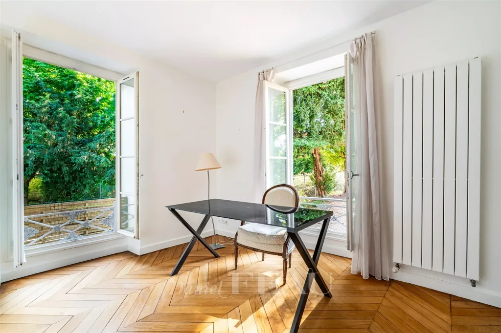 Office - 4-Bed Apartment with Garden in Saint-Germain-en-Laye