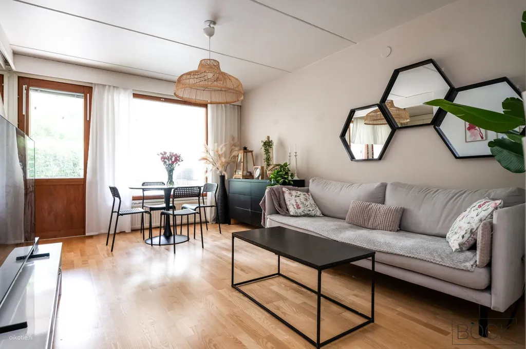 Séjour - Spacious Apartment with Garden in Mäntylä, Oulu