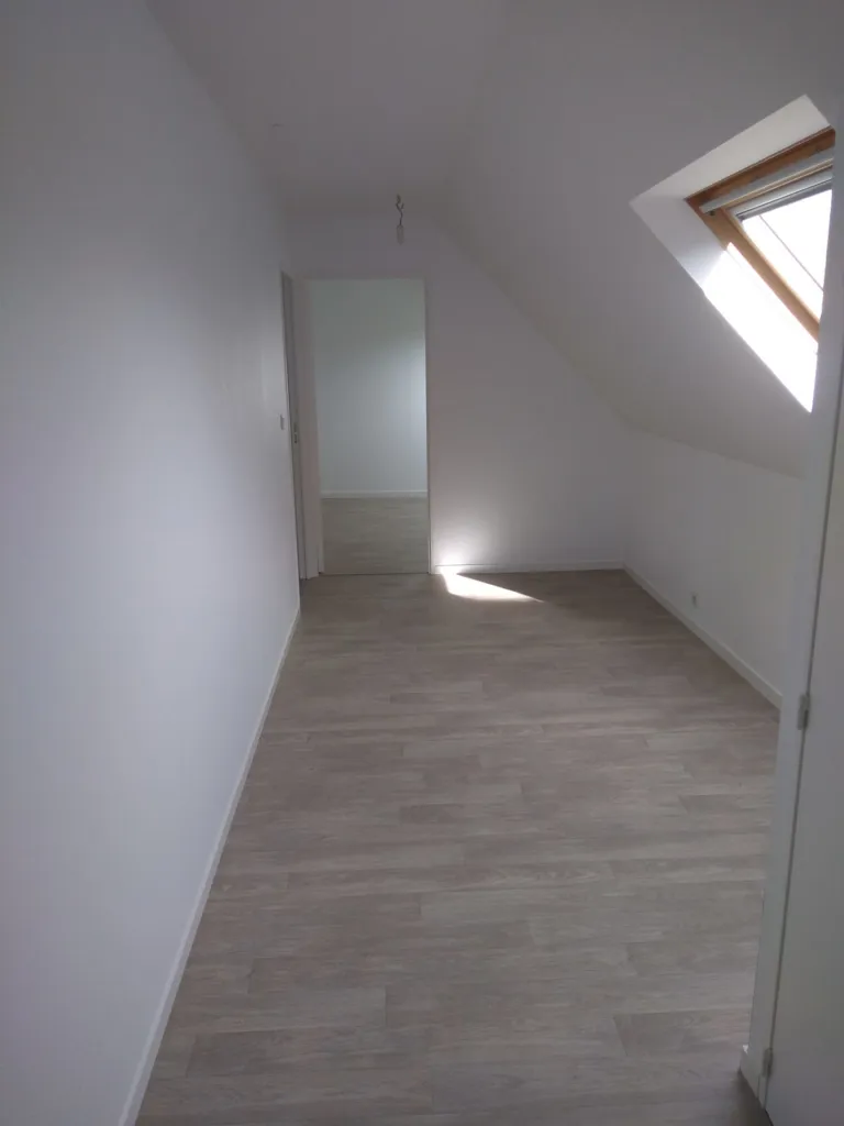 Toad - 3-Bed Flat with West Terrace in Vannes