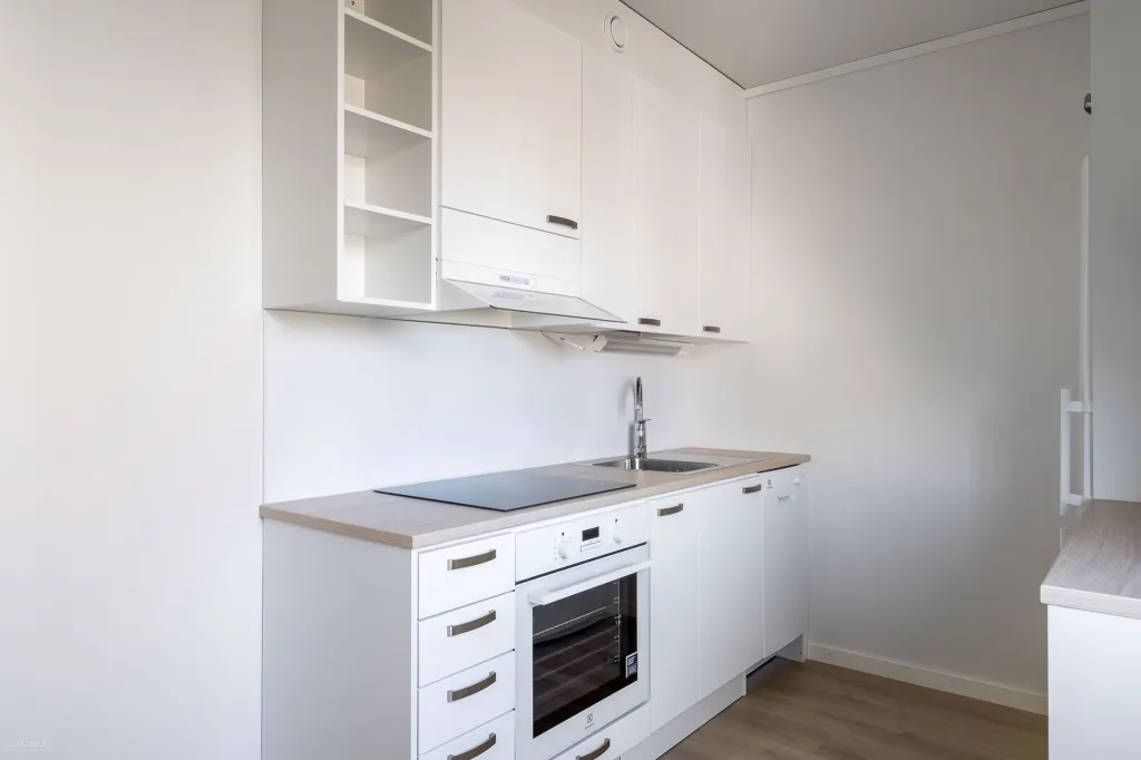 Cuisine - Modernised Studio with Balcony in Koskela, Helsinki