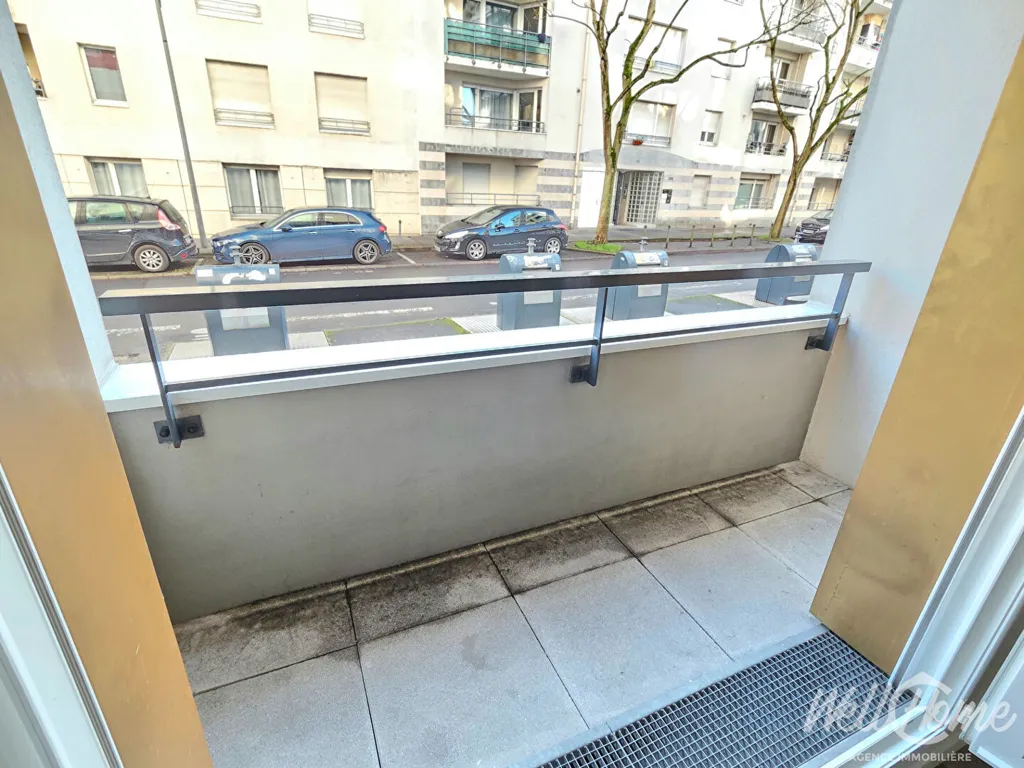 Rõdu - Modern Flat with Balcony near RER in Boisemont