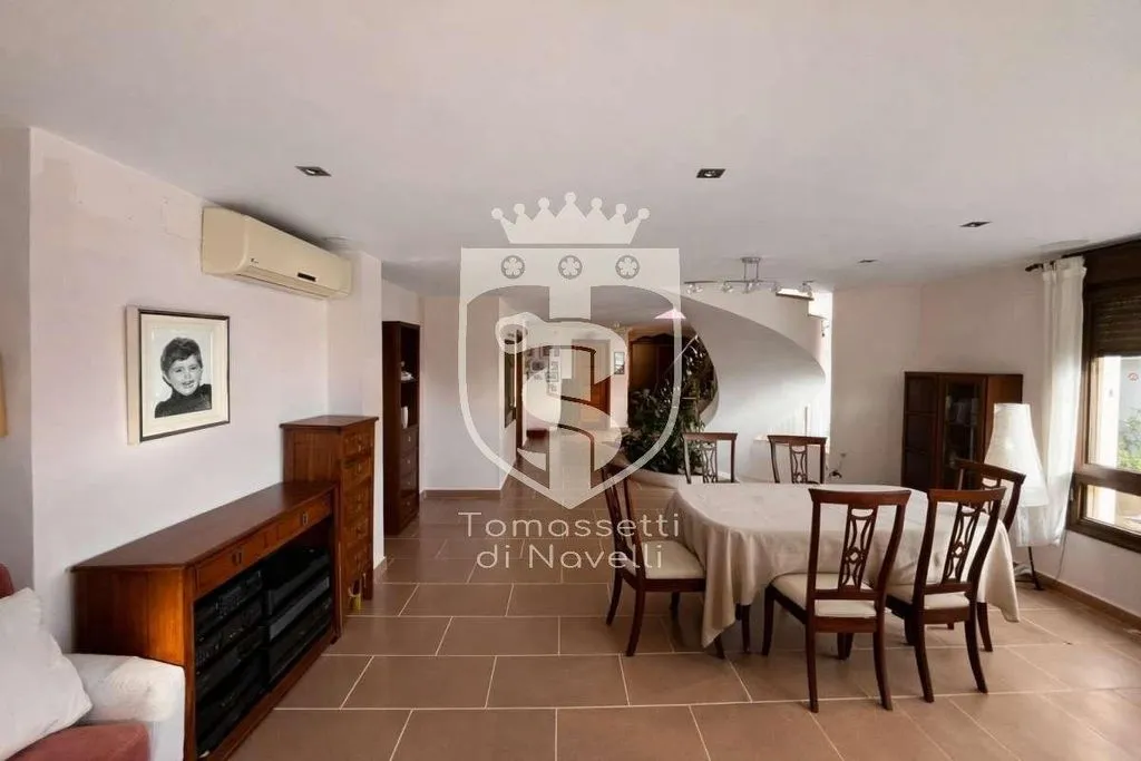 Söögituba - Detached House with Multiple Units in Torrelodones