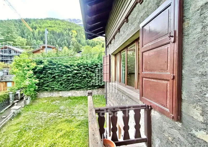 Terrass - Historic Villa Apartment in Courmayeur Centre