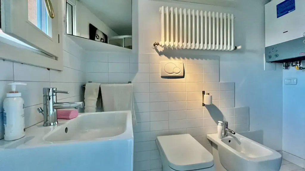 Bagni - Rustic Bilocale with Balcony in Ancona