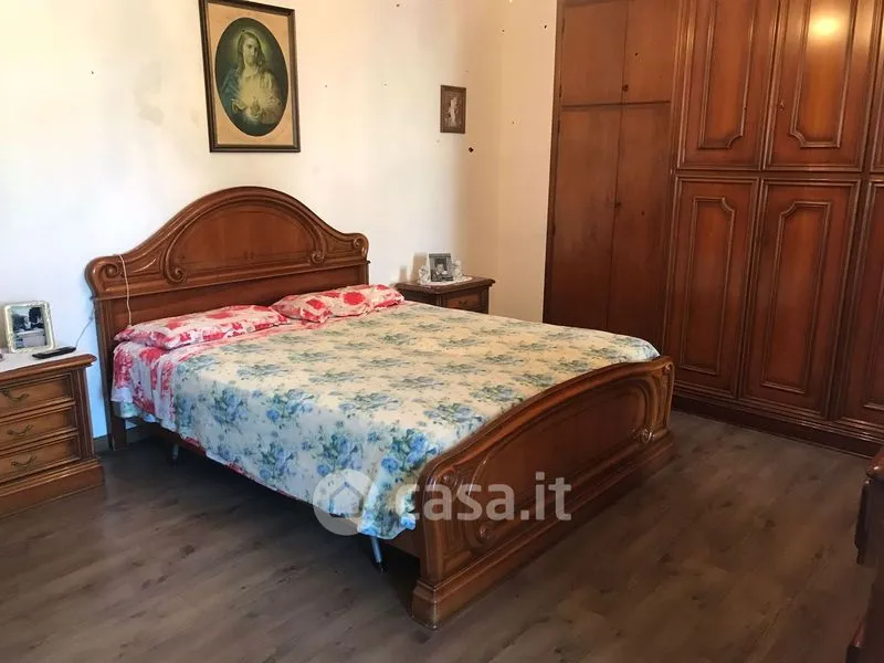 Chambres - Central Quadrilocale with Balcony in Sanremo