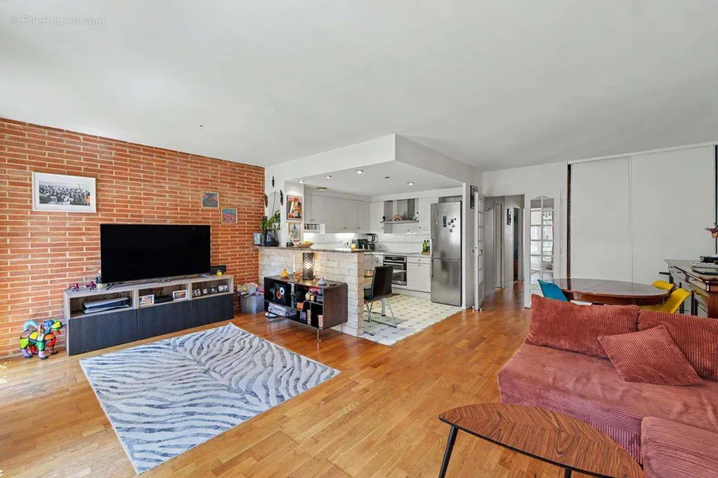 Elutuba - Spacious T3 with Cellier in Toulouse Centre