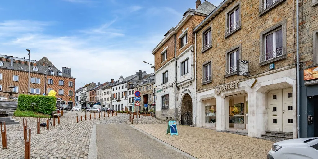 Extérieur - Maison Commerciale avec Deux Entrées à Saint-Hubert