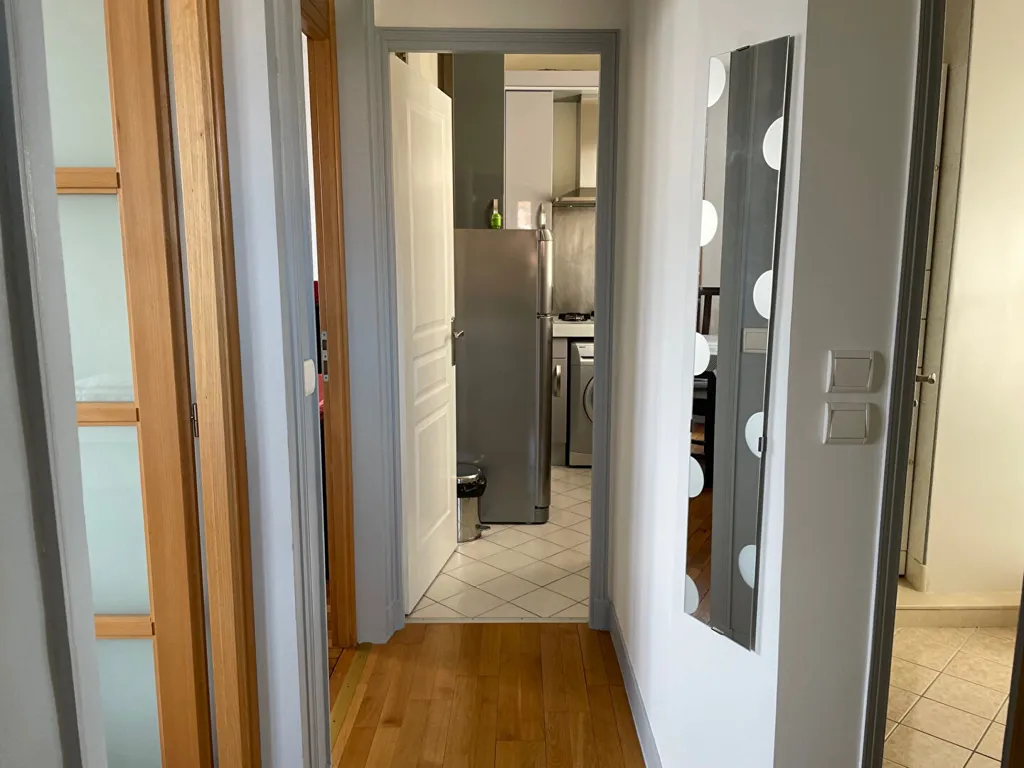 Esik - Charming Flat with Paris View in Clamart