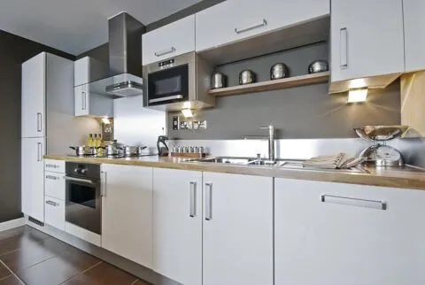 Köök - Charming 2-Bed Flat with Balcony in Sanguinet