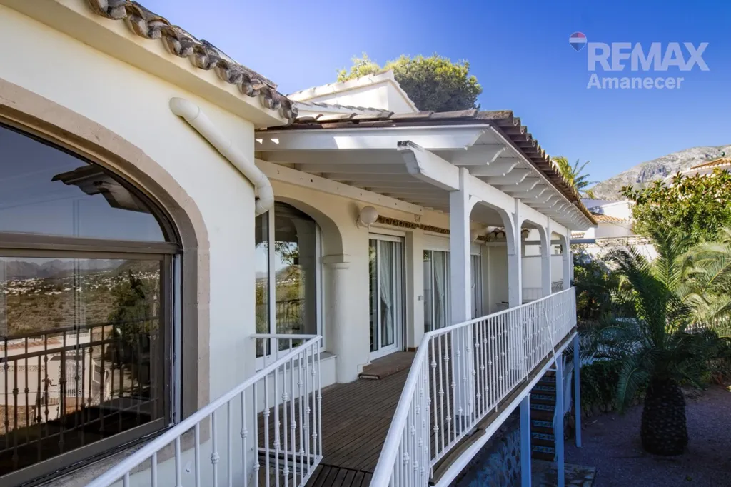 Välivaade - Dual Villa with Pools in Las Rotas, Dénia