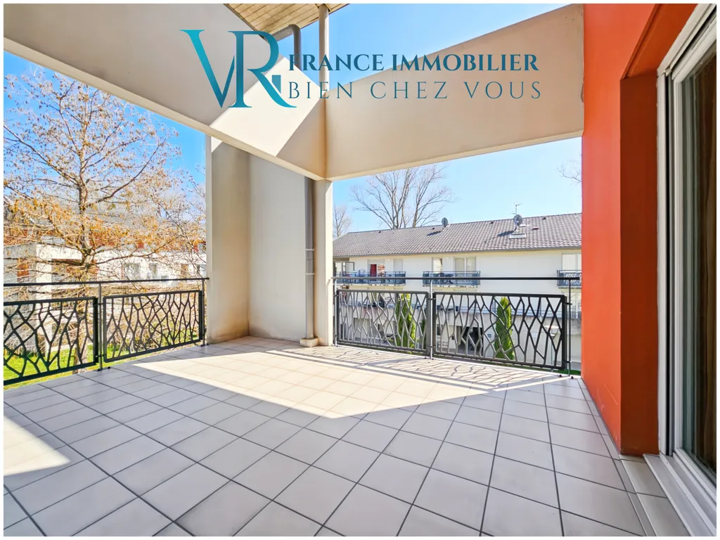 Balcon - Duplex Meublé avec Terrasse et Parking à Proximité du Lac