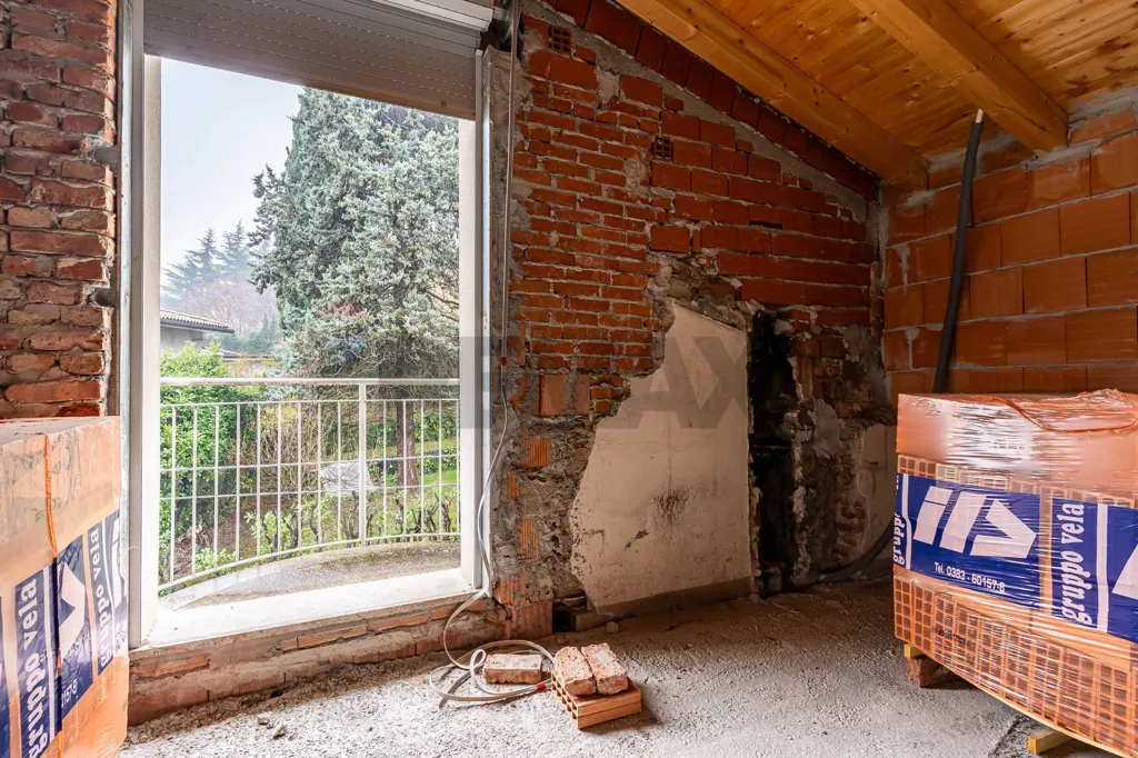 Toad - Spacious Apartment with Terrace in Inverigo