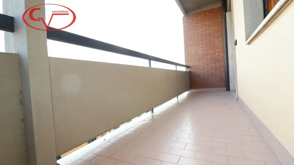 Rõdu - Spacious 4-Room Apartment with Terraces in Montevarchi