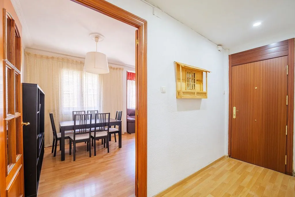 Entrée - 3-Bed Apartment with A/C in Zaragoza
