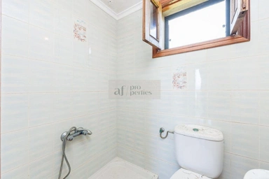 Salles de bain - Chalet to Renovate in Baiona