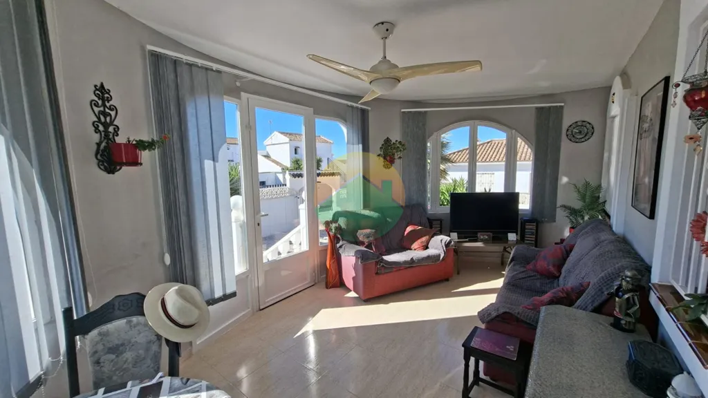 Soggiorno - South-Facing Villa with Pool in Camposol
