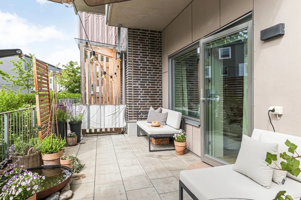 Rõdu - Bright Apartment with Balcony in Askim