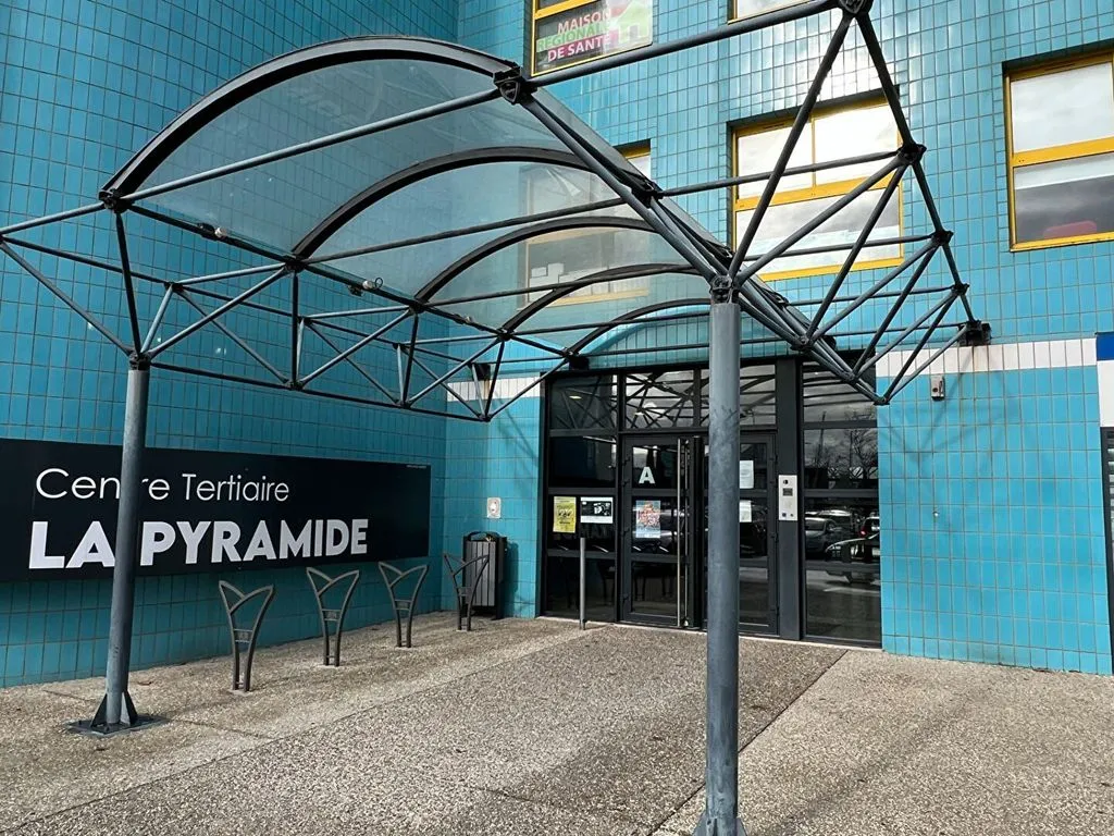 Välivaade - Office Space with Parking in Istres