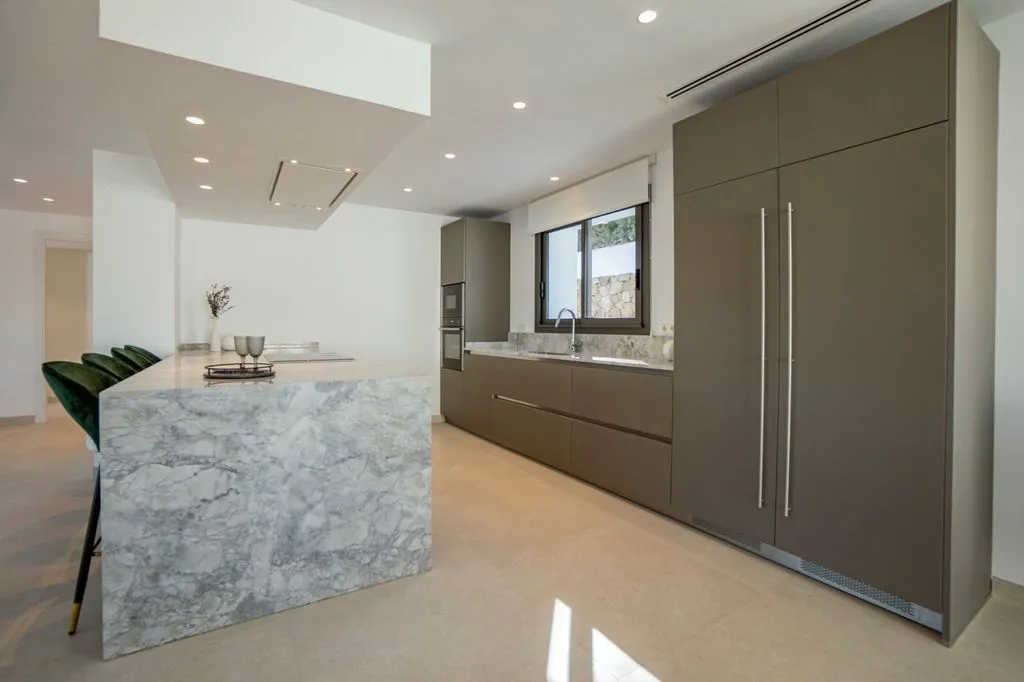 Cuisine - Luxury Villa with Mountain Views in Marbella