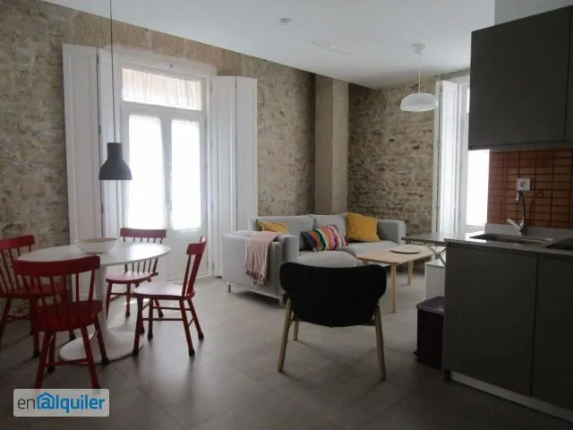 Sala da pranzo - Modern Apartment with Balcony in Casco Antiguo