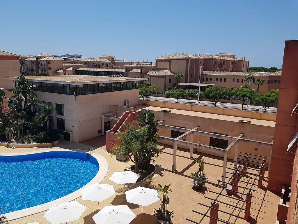 Piscina - 1-Bed Apartment with Pool on Avenida Del Decano
