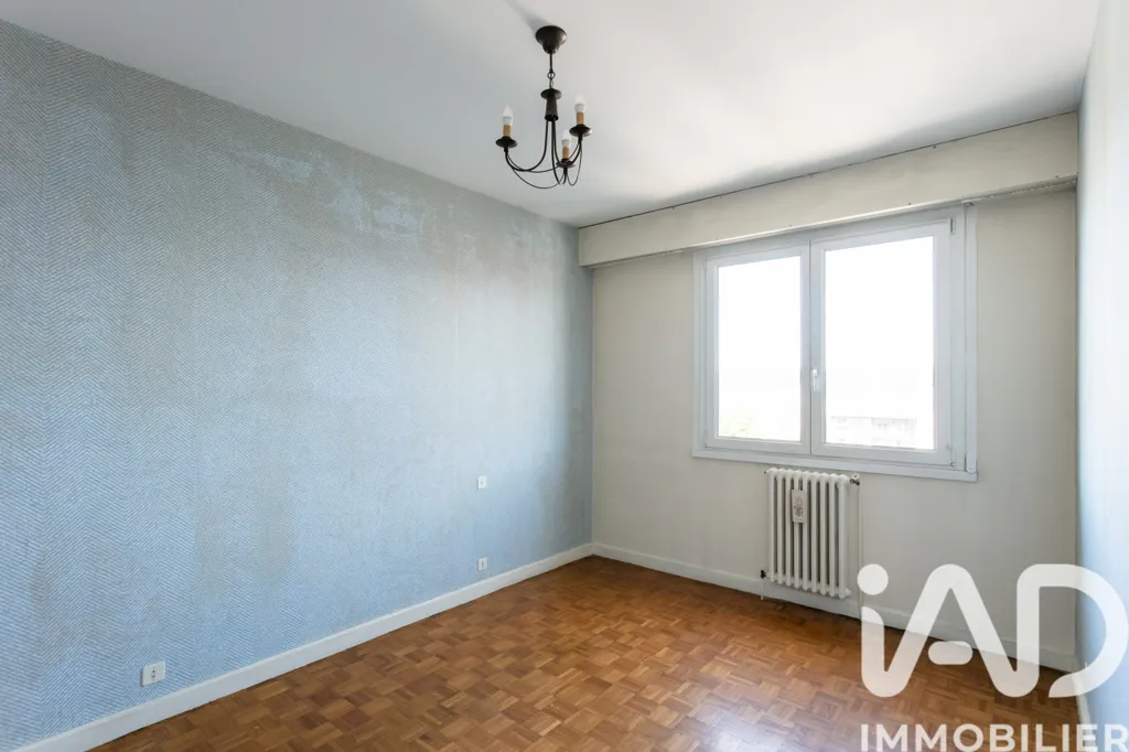 Toad - 3-Bed Apartment with Balcony near Brive Gare