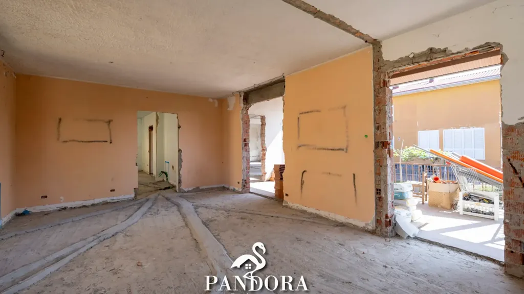 Toad - Rustic-Style Semi-Detached Villa with Terrace in Lonate Pozzolo