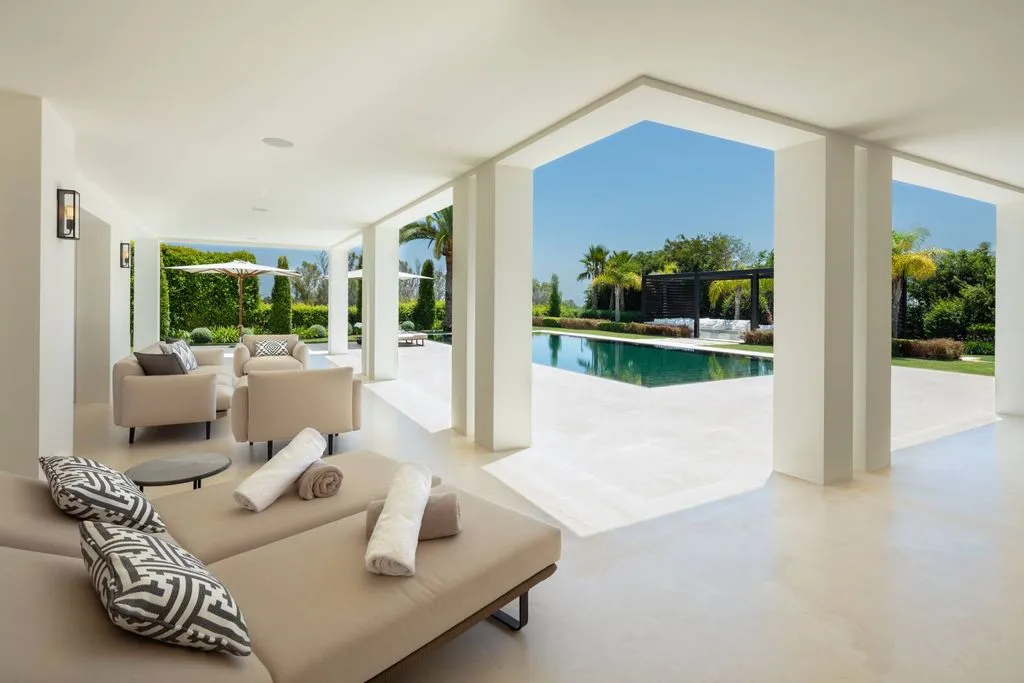 Bassein - Luxury Villa with Golf Course View in Marbella