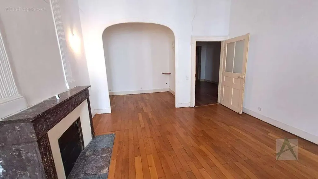 Elutuba - Luxury Apartment with High Ceilings in Chambéry