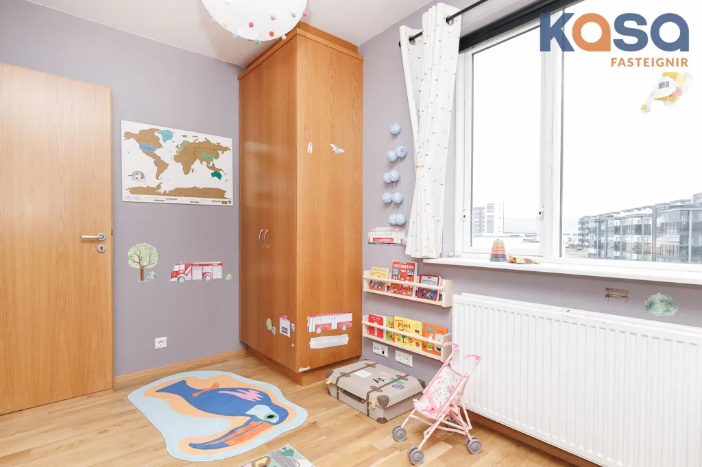 Chambres - 3-Bed Apartment with Balcony in Naustahverfi