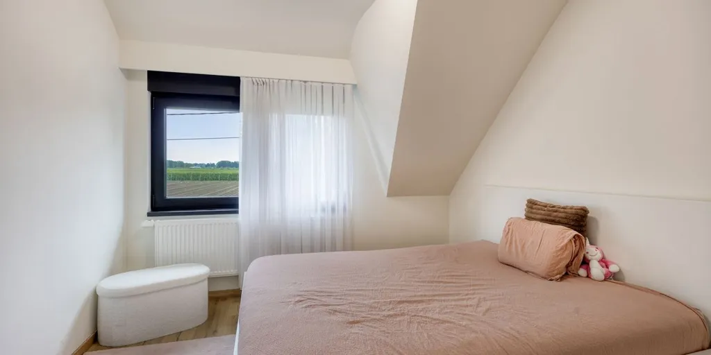 Bedrooms - Mixed-Use Property with Garden in Broechem
