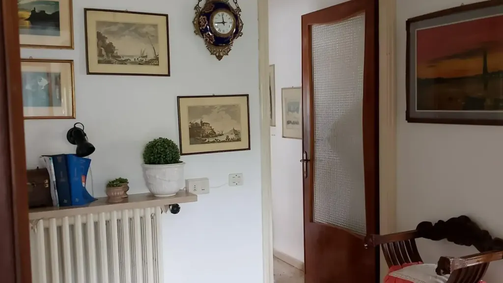 Esik - Villa with Garden in Moriano, Lucca