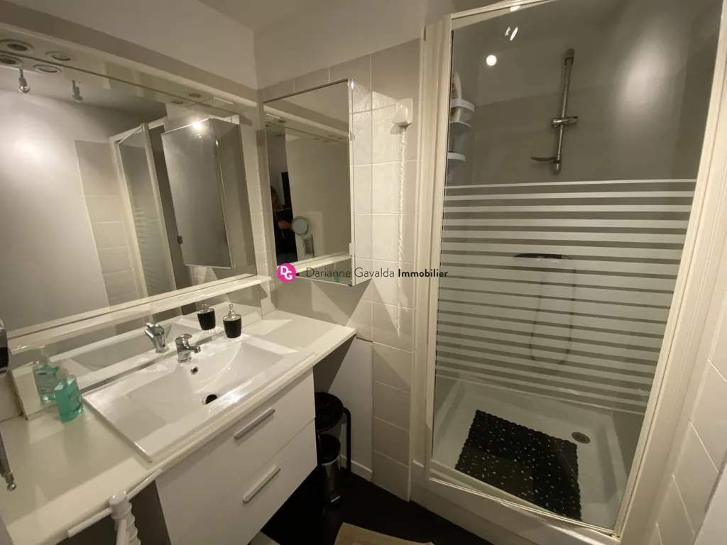 Salles de bain - Appartement Meublé avec Terrasse à Decazeville