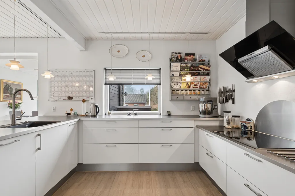 Cuisine - Rustic Villa with Garden in Kristrup