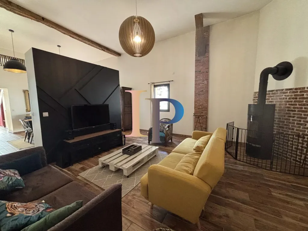 Séjour - Maison en Pierre Rénovée avec Piscine près de Charlieu