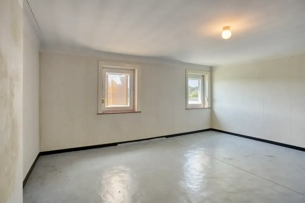 Stanze - Renovatable House with Expansive View in Glabbeek