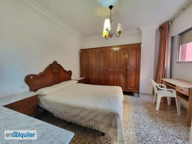 Chambres - Student Flat with Balcony in Almeria