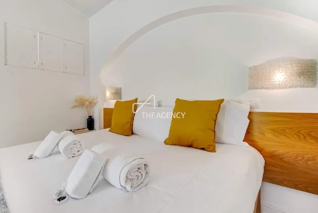 Bedrooms - Luxury Villa with Pool in Charneca de Caparica