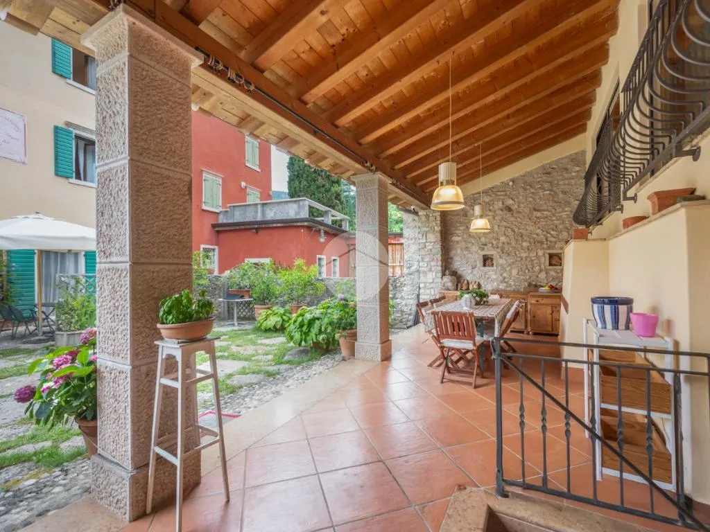 Terrazza - Rustic Corte with Pool in Costermano