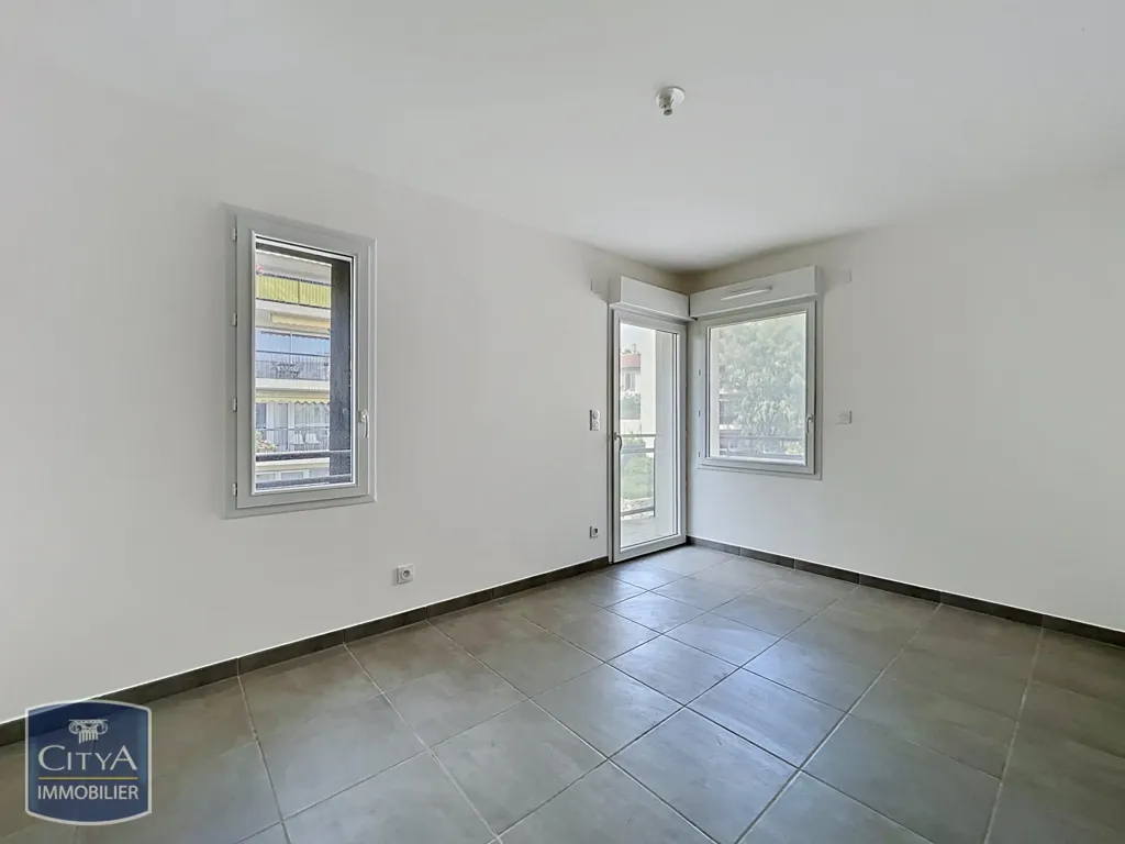 Pièces - Appartement 3 pièces avec patios au Cannet