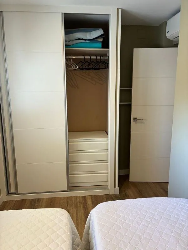 Toad - Beachfront Apartment with Pool in Playamar