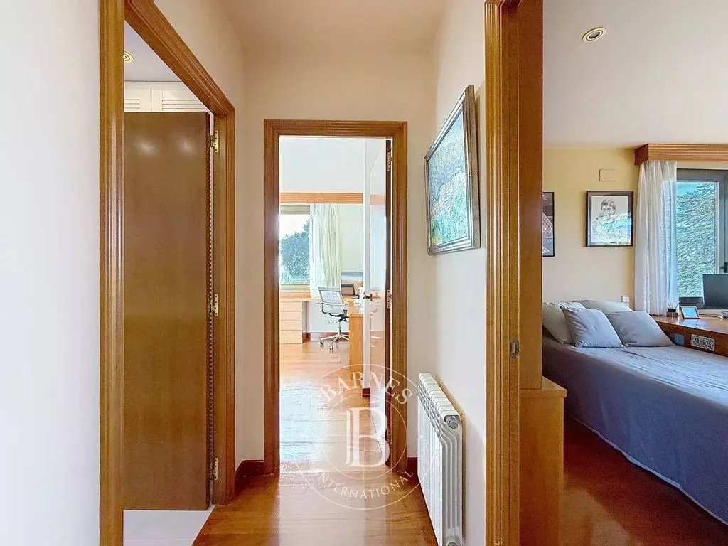 Esik - Luxury Villa with Pool in El Masnou
