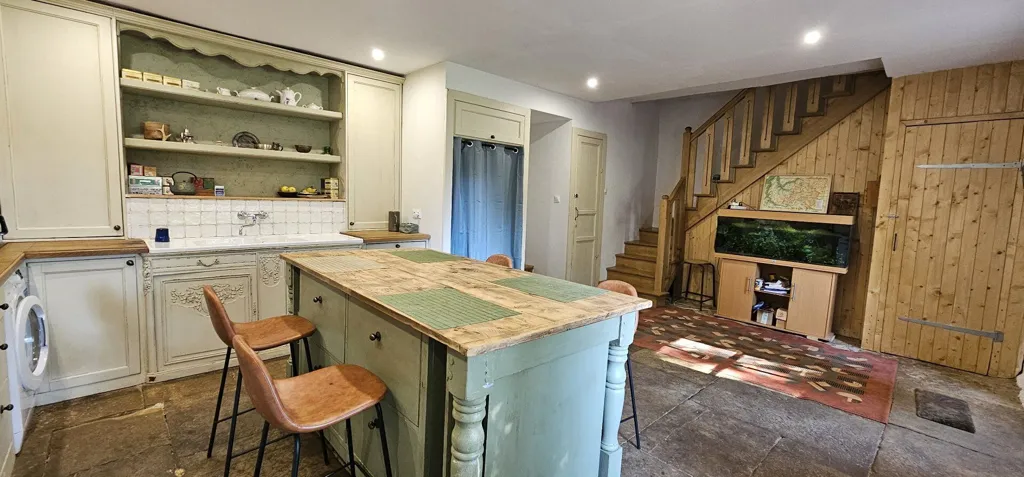 Cuisine - Ensemble en Pierre dans un Hameau Calme
